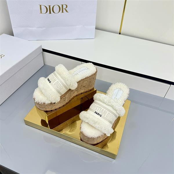 20251128184322699 290